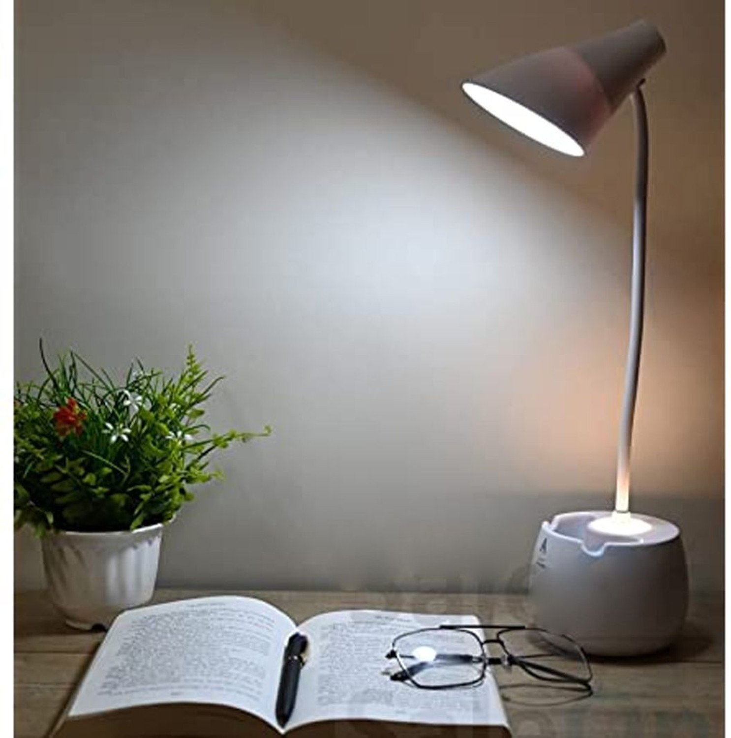 Image of AKARI The AK-7004B Desk Lamp: A Beacon of Light Study Lamp