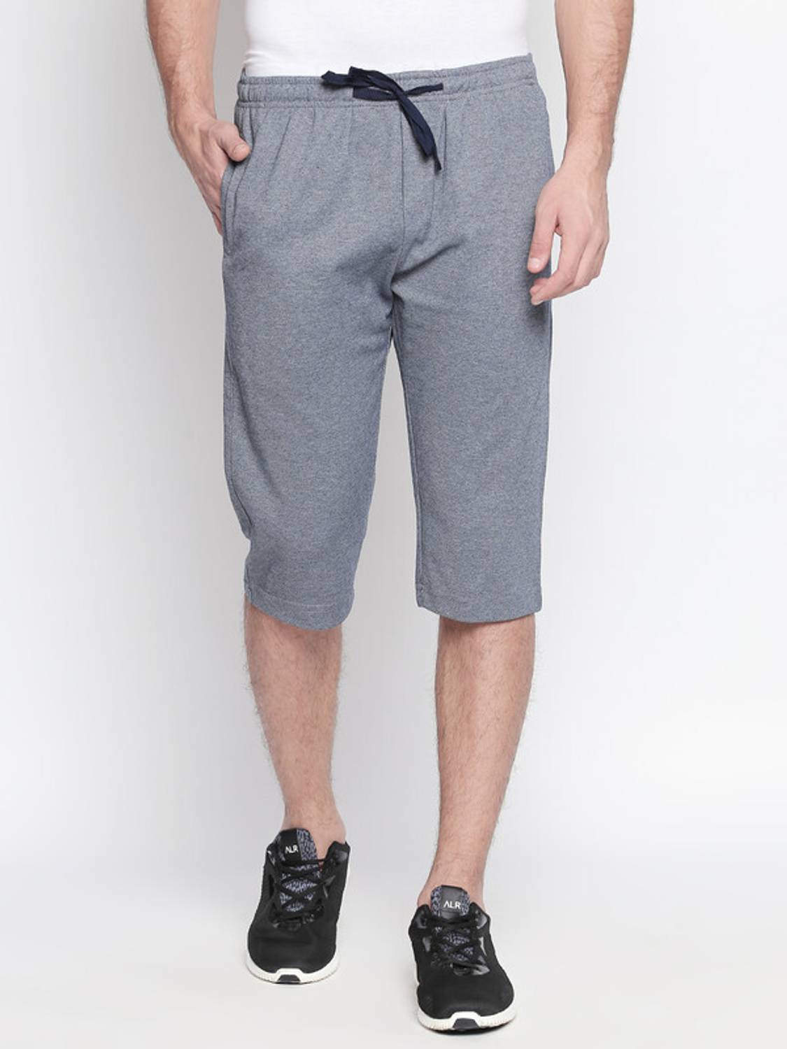 AVOQ Solid Men Three Fourths