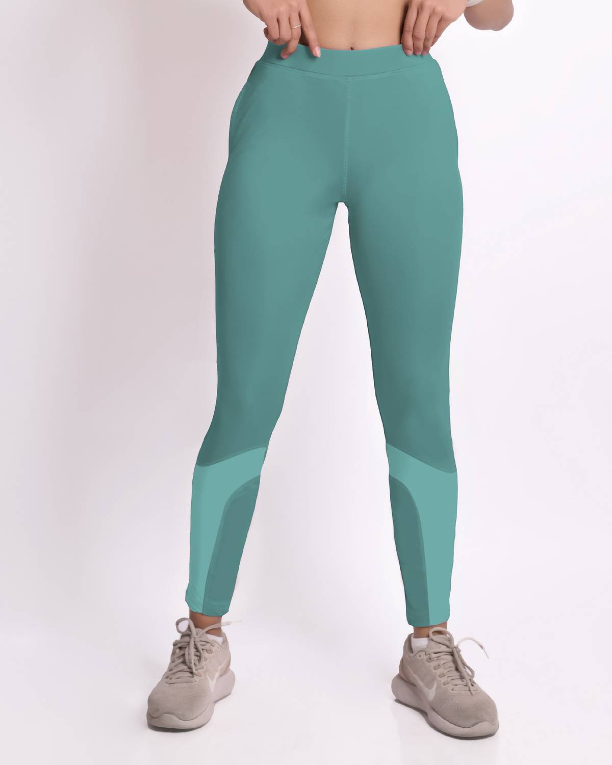COCOFAB Solid Women Light Green Tights