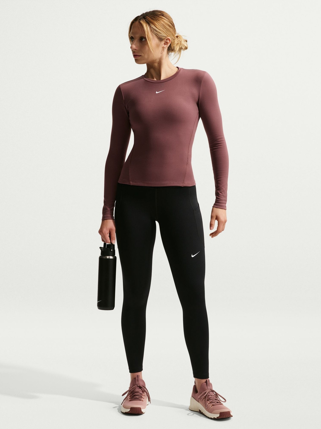 Image of NIKE Solid Women Black Tights