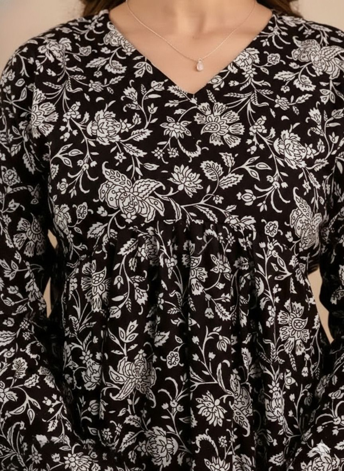 Image of glamson Casual Floral Print, Printed Women Black Top