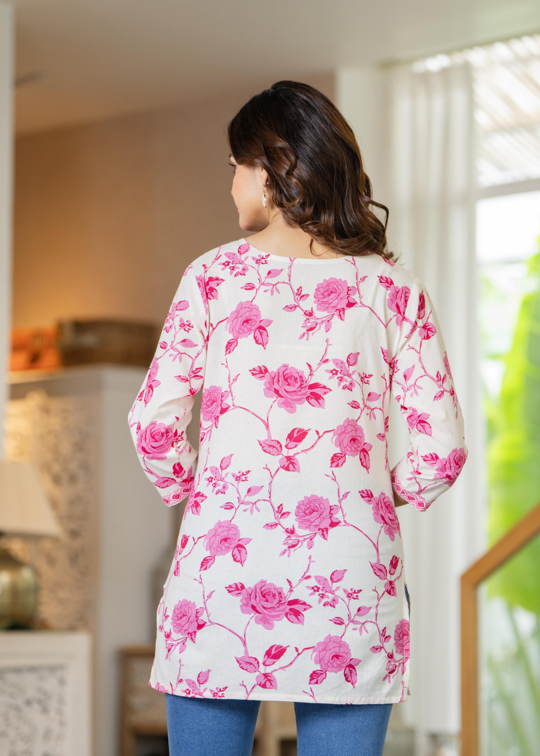 Image of Lakasadapapel Women Floral Print Straight Kurta