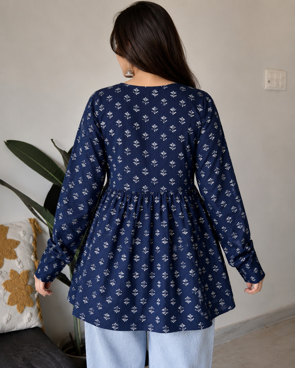 Image of Kanhaa Trends Women Floral Print Anarkali Kurta