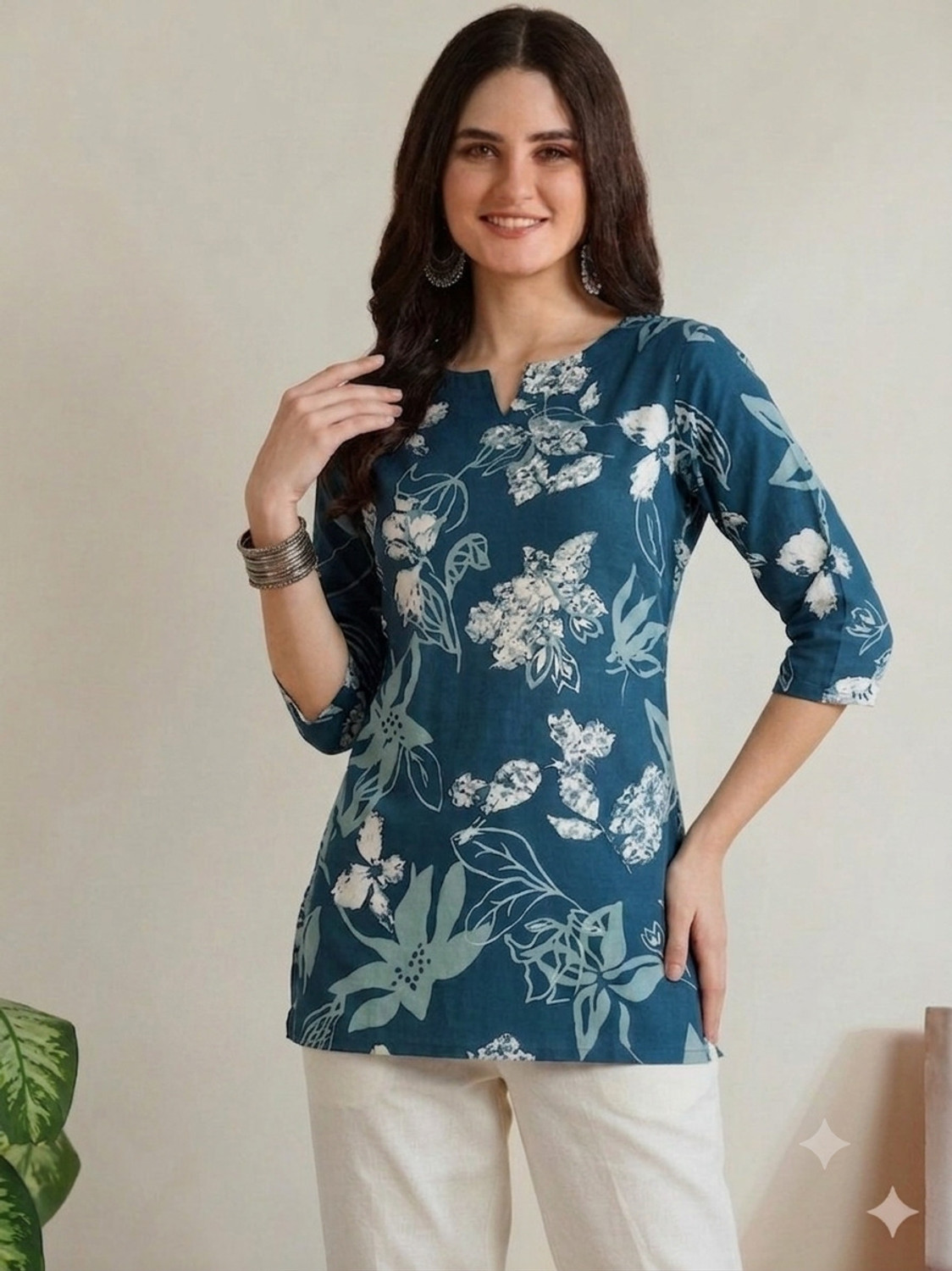 Image of gfashion Women Printed Tunic Kurta