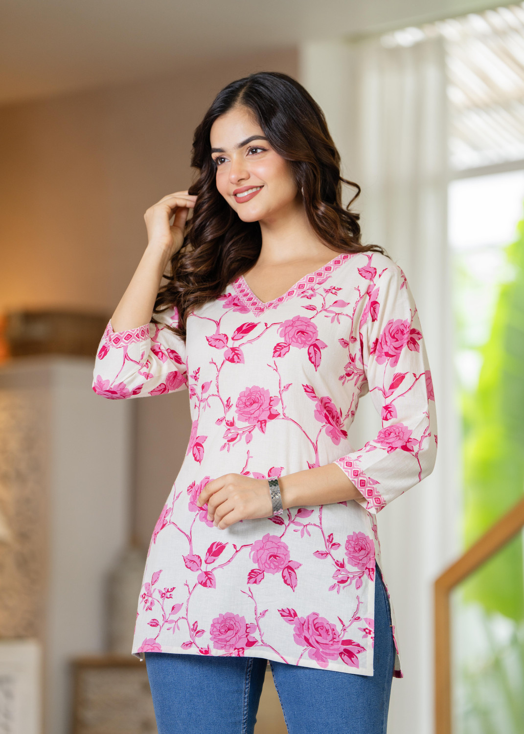 Image of Lakasadapapel Women Floral Print Straight Kurta