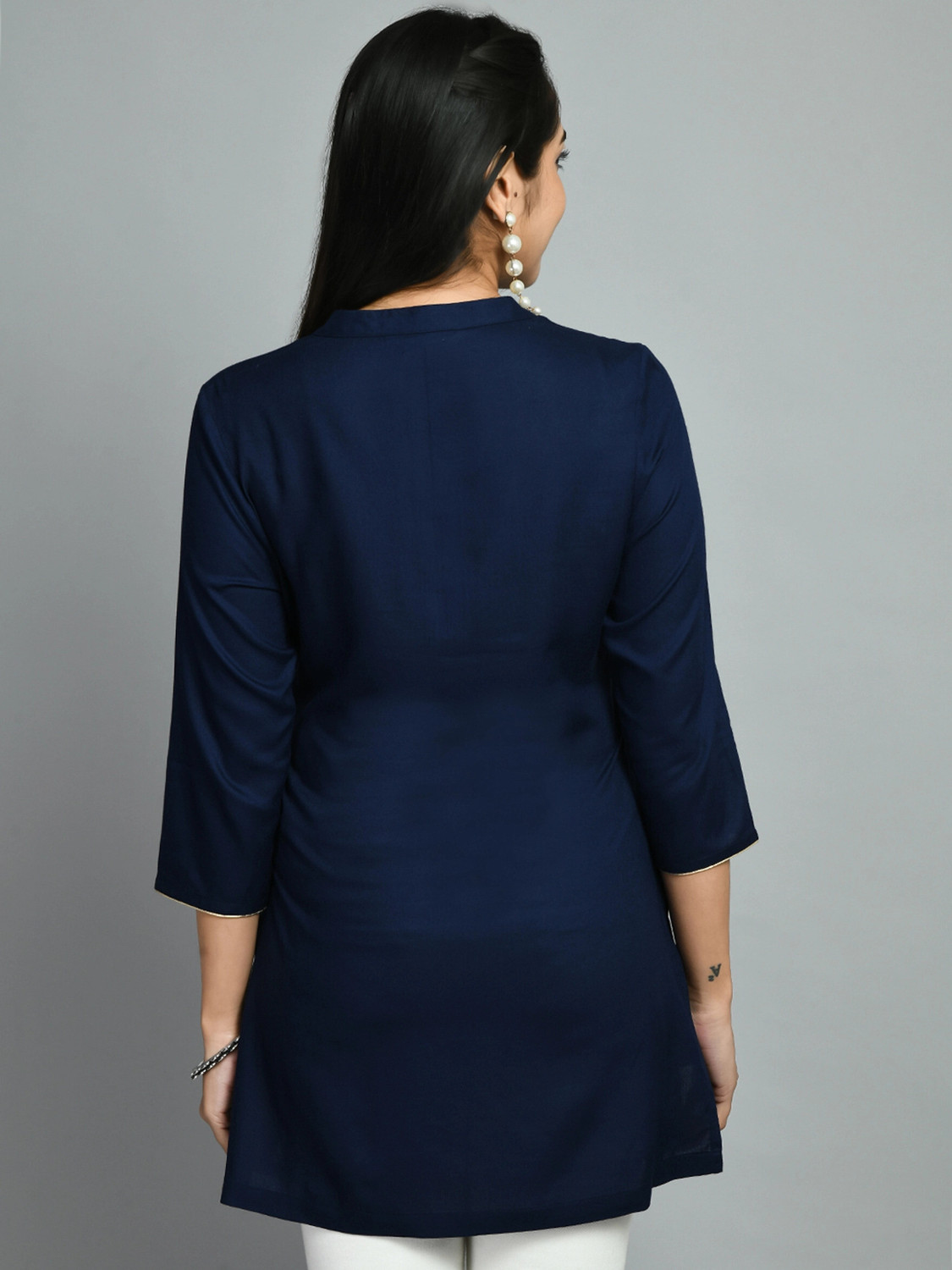 Image of RAANISA Women Embroidered Straight Kurta