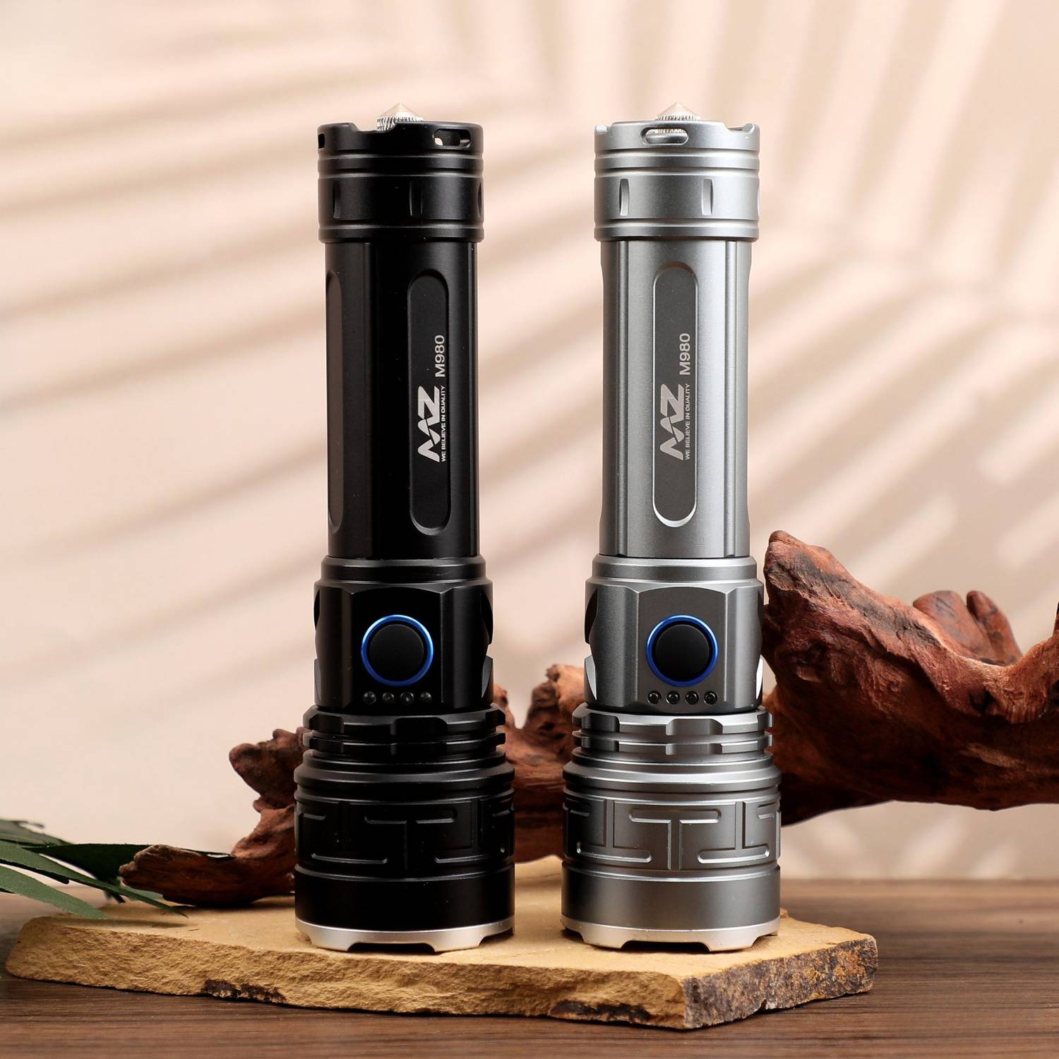 MZ M980-RECHARGEABLE LED METAL TORCH-Zoomable 200W Power with
