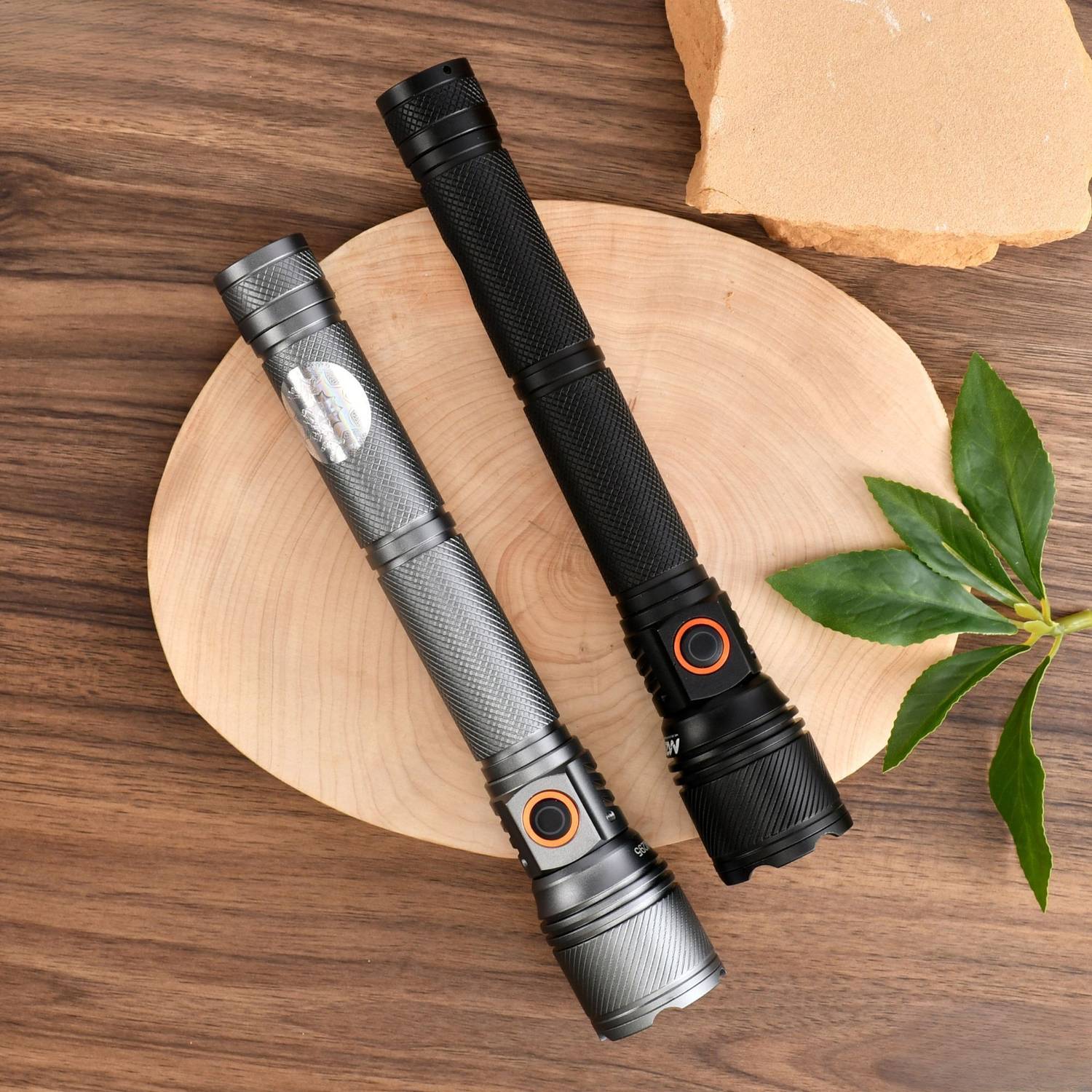 MZ M295 (LED ZOOMABLE FLASHLIGHT) 8000 mAh Battery, 150W Super