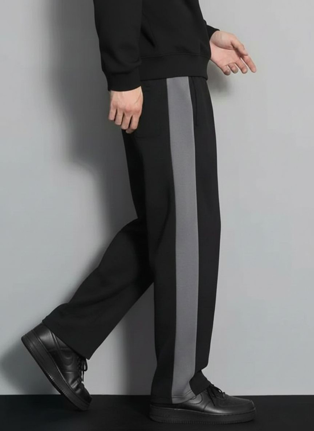 Image of Venner Solid Men Black Track Pants