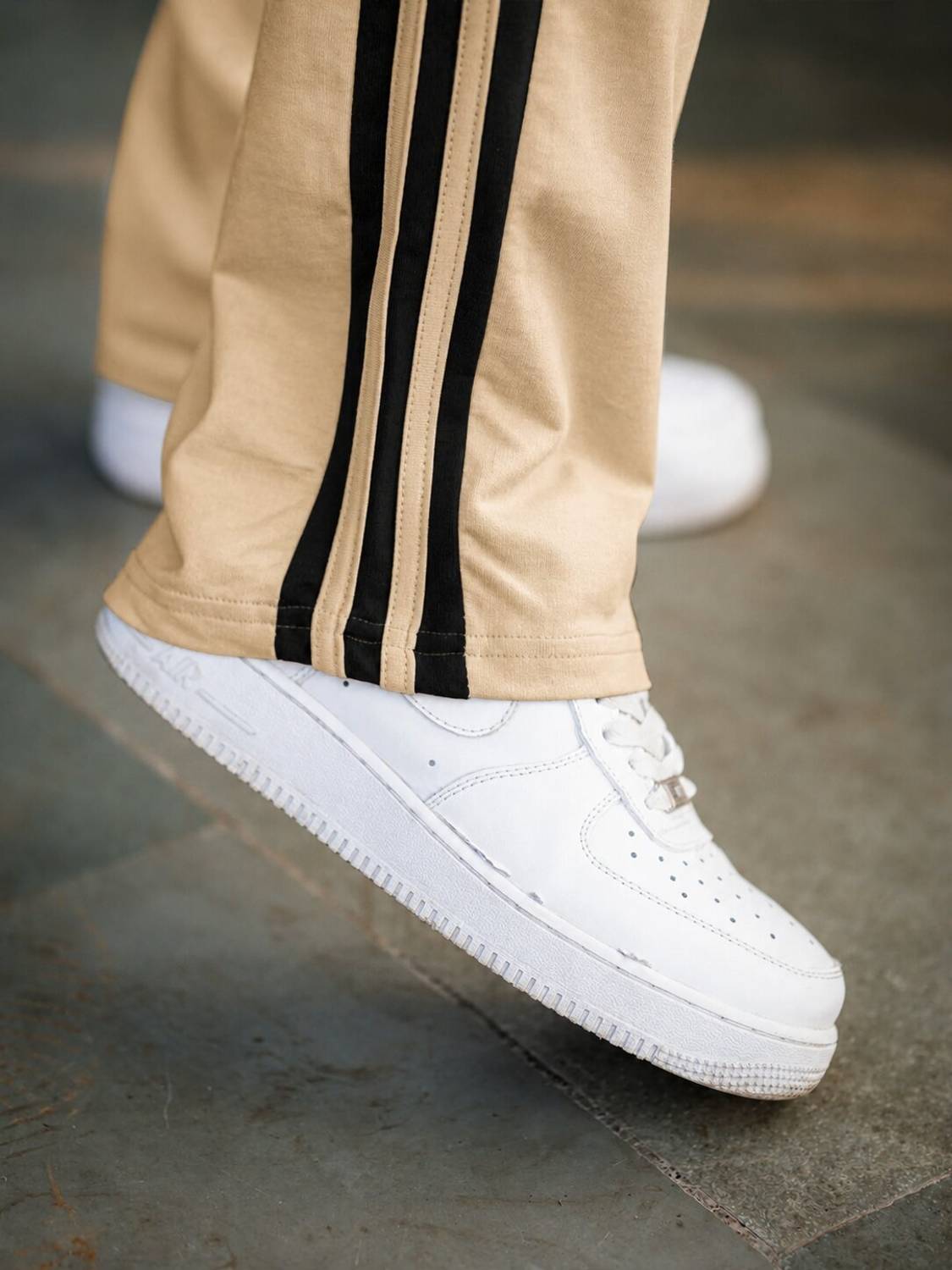 Duooble Men Beige, Black Track Pants - Image 5