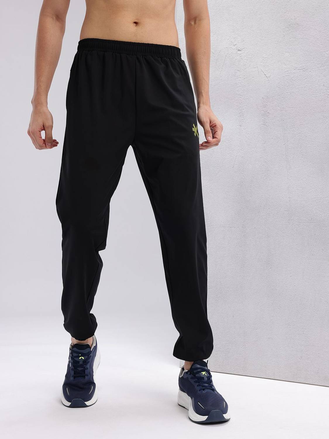 HRX Solid Men Black Track Pants