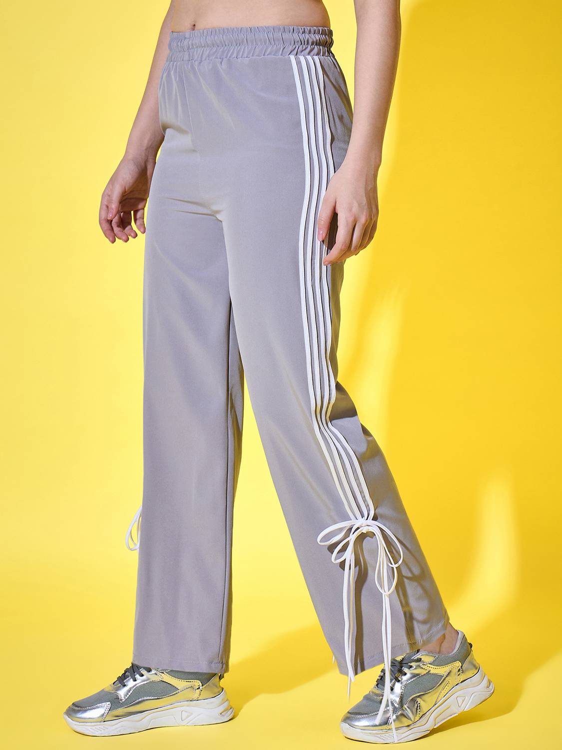 BuyNewTrend Women Solid Grey Track Pants