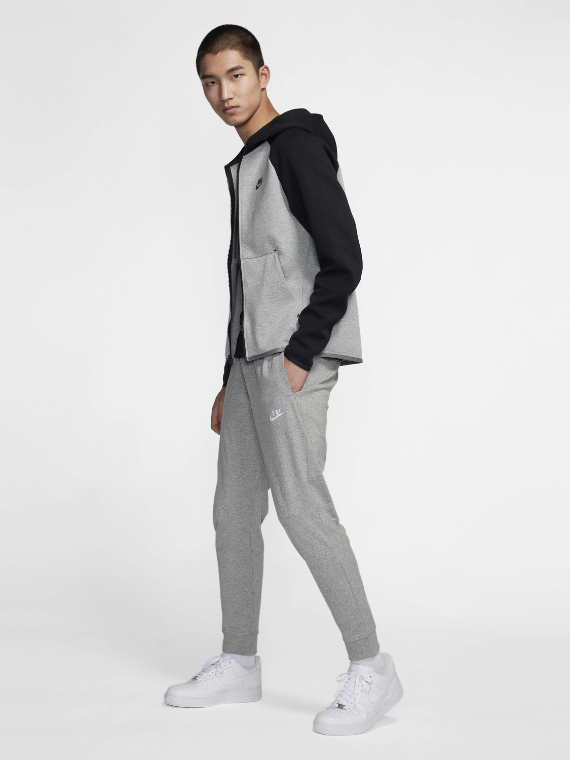 nike joggers flipkart