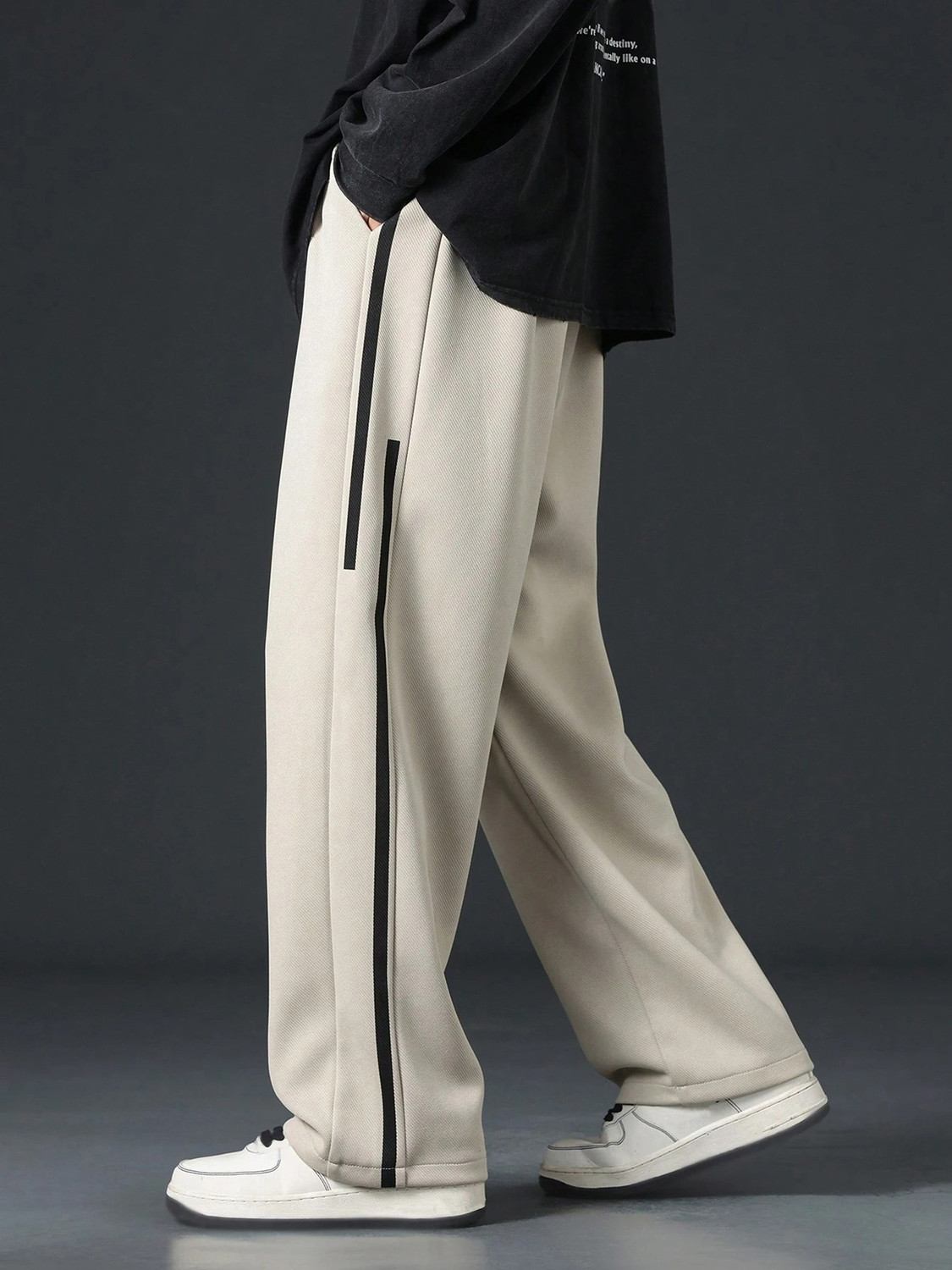 Image of KAJARU Relaxed Men Beige Trousers