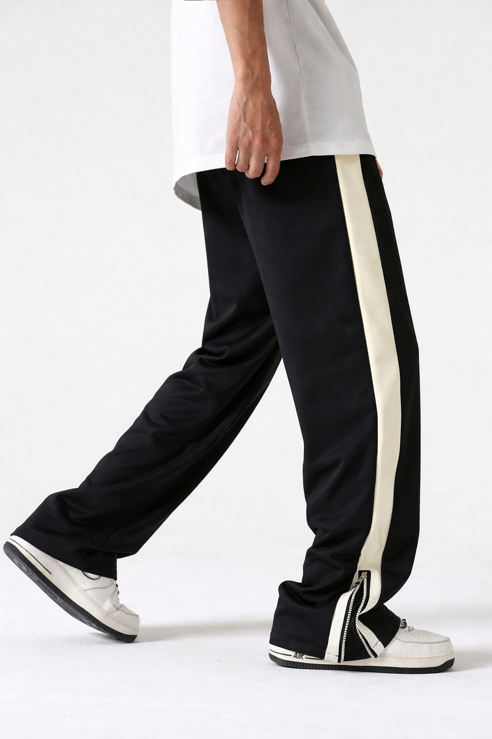 Image of Vontade Striped Men Black Track Pants