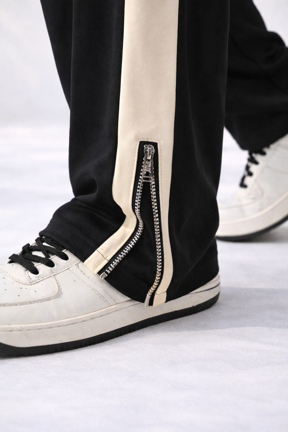 Image of Vontade Striped Men Black Track Pants