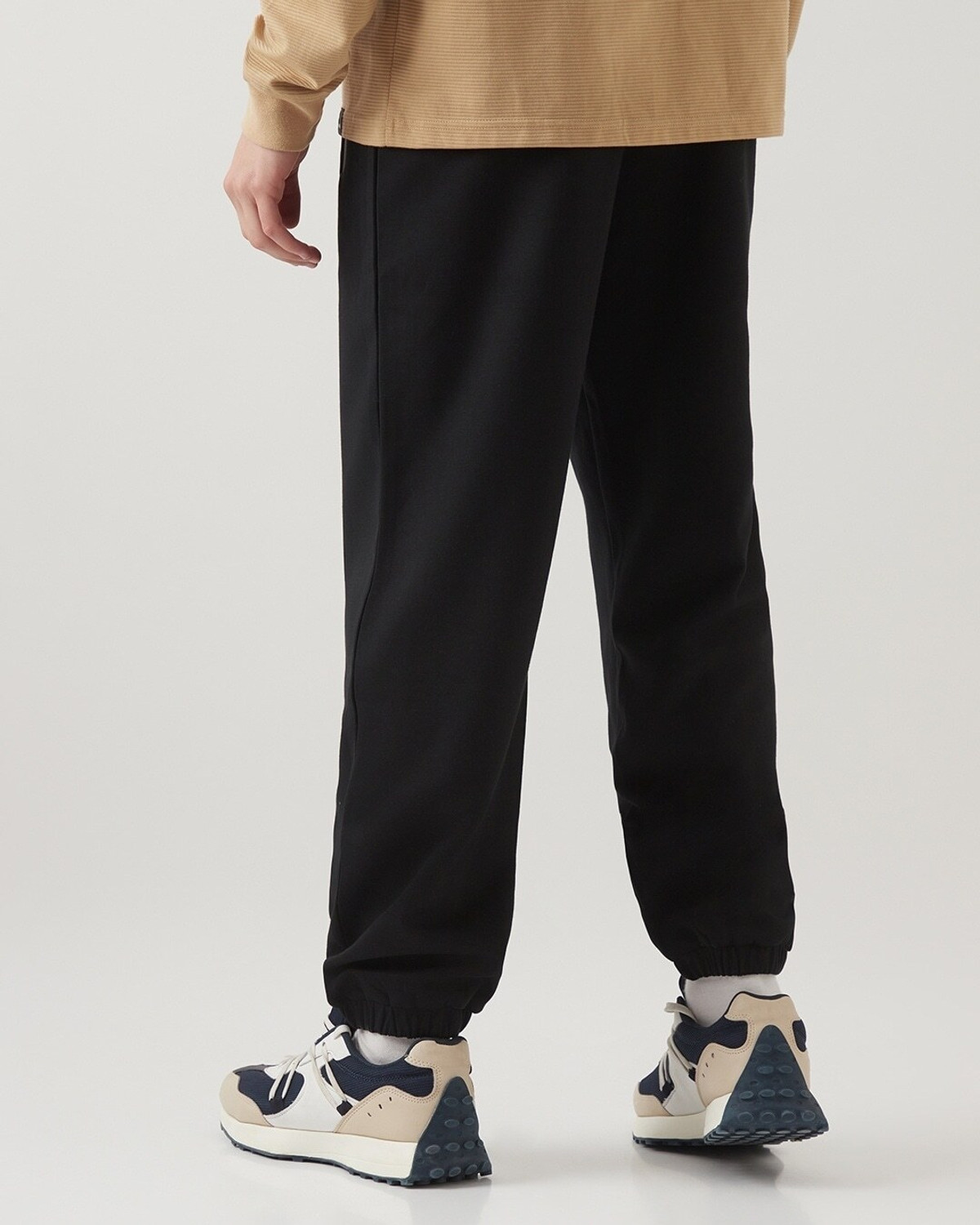 Image of BEWAKOOF Solid Men Black Track Pants