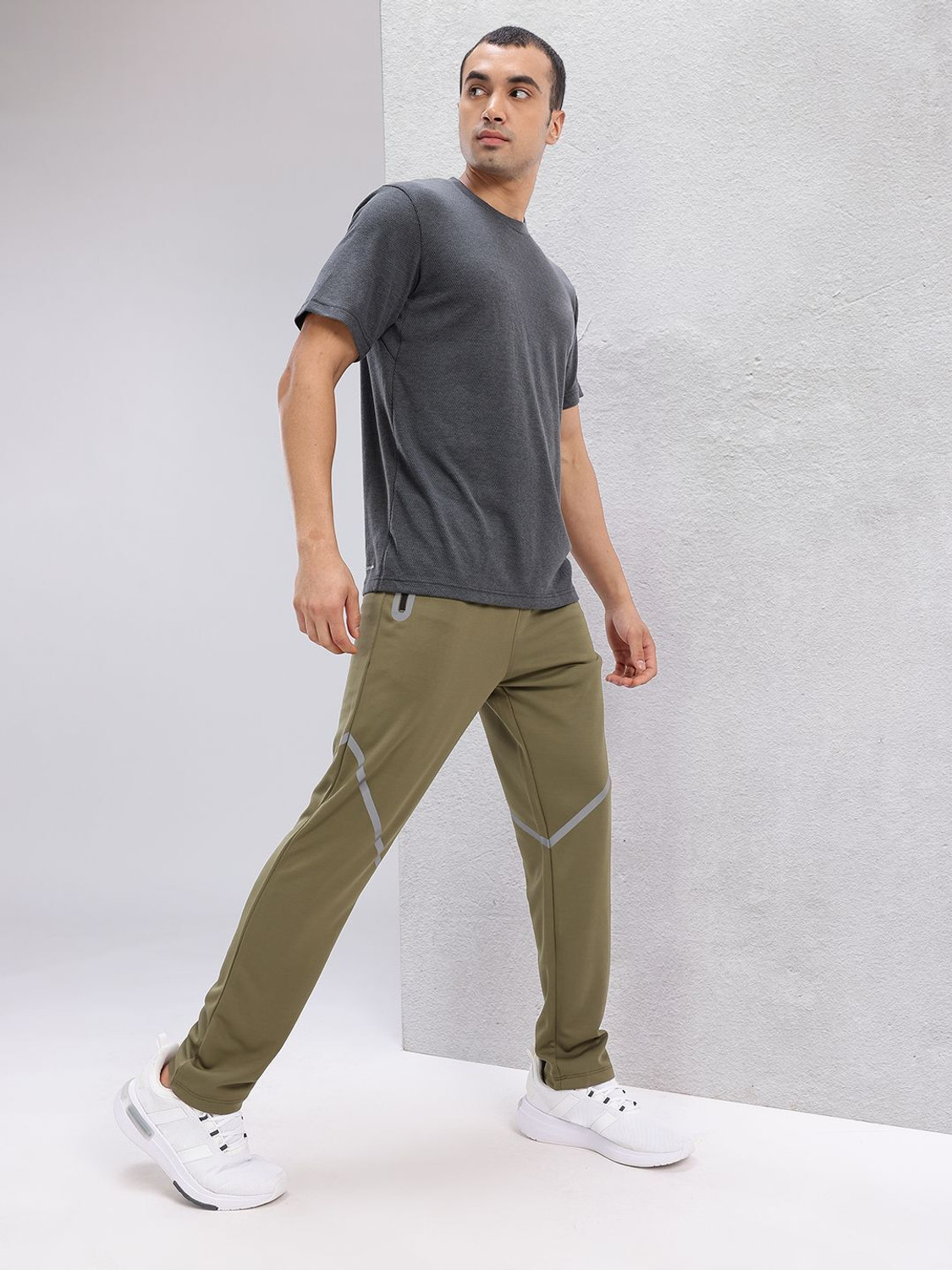 Image of HRX by Hrithik Roshan Solid Men Green Track Pants