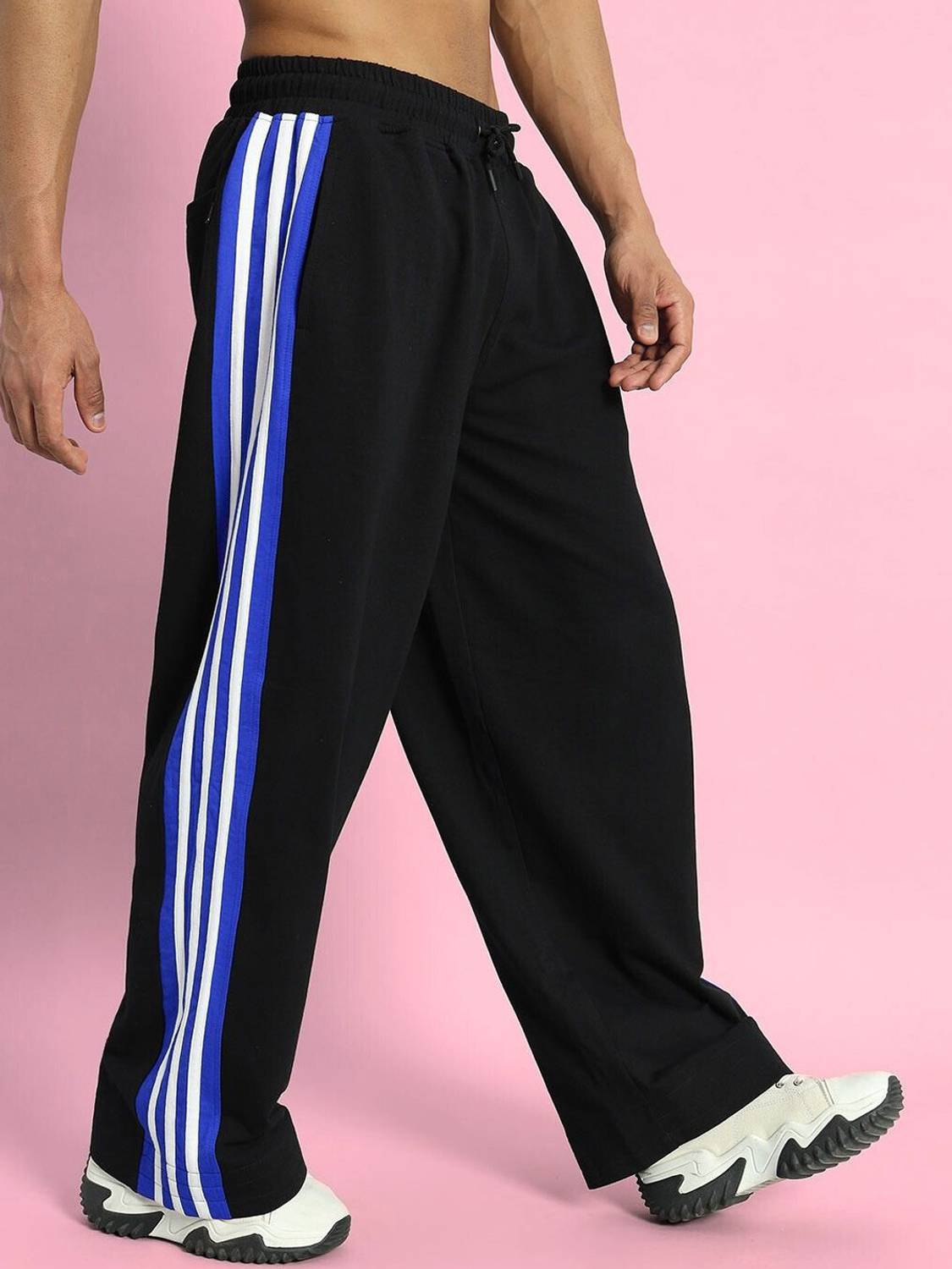 Wanchha Men Blue Solid Striped Track Pants