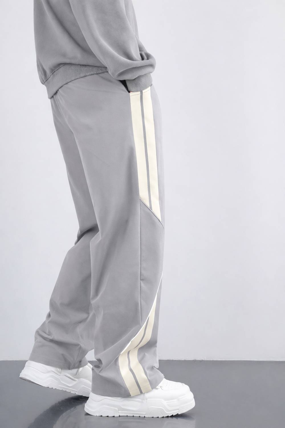 AZLANE Men Silver Track Pants - Image 3