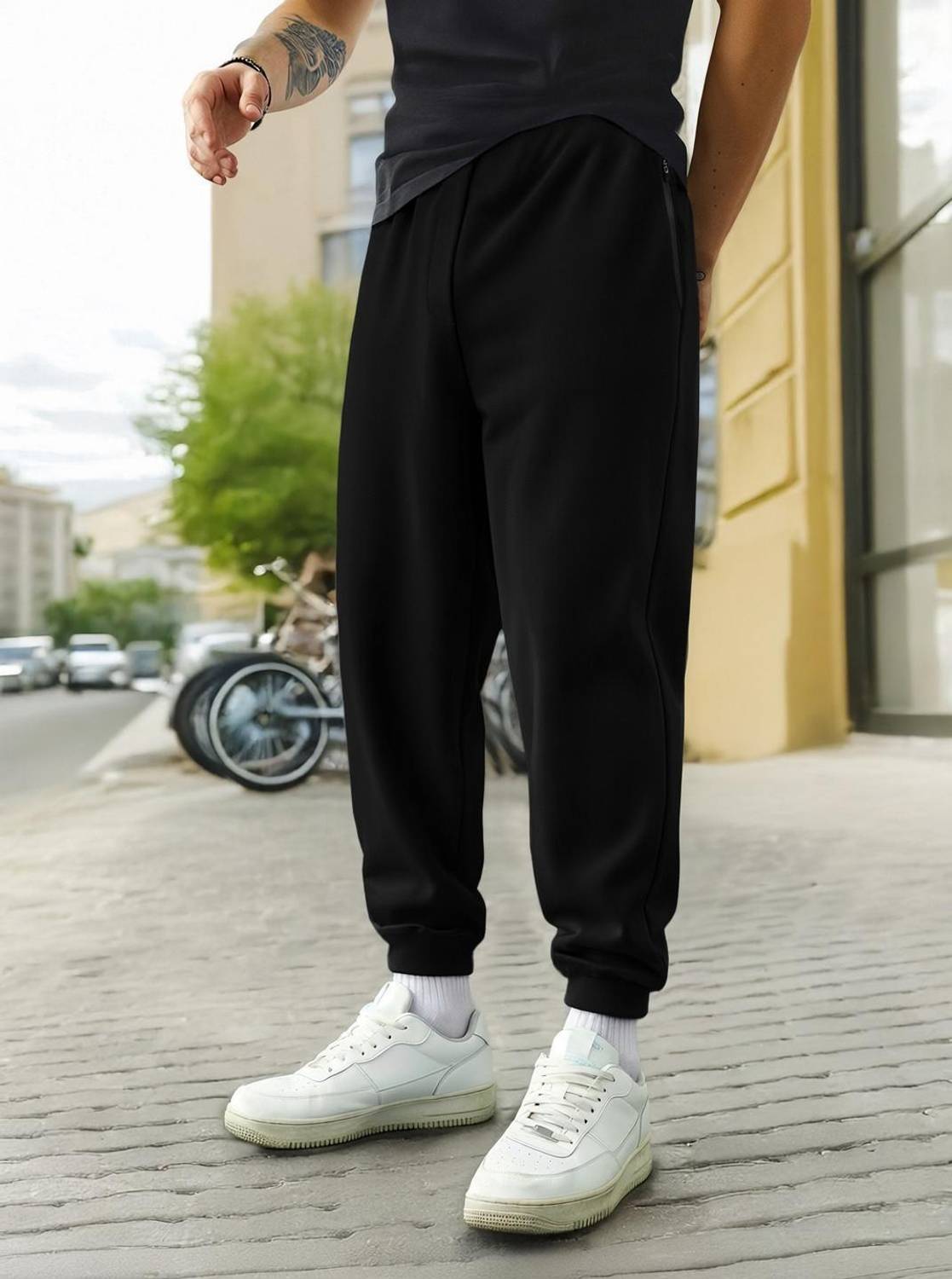 BEWAKOOF Solid Men Black Track Pants