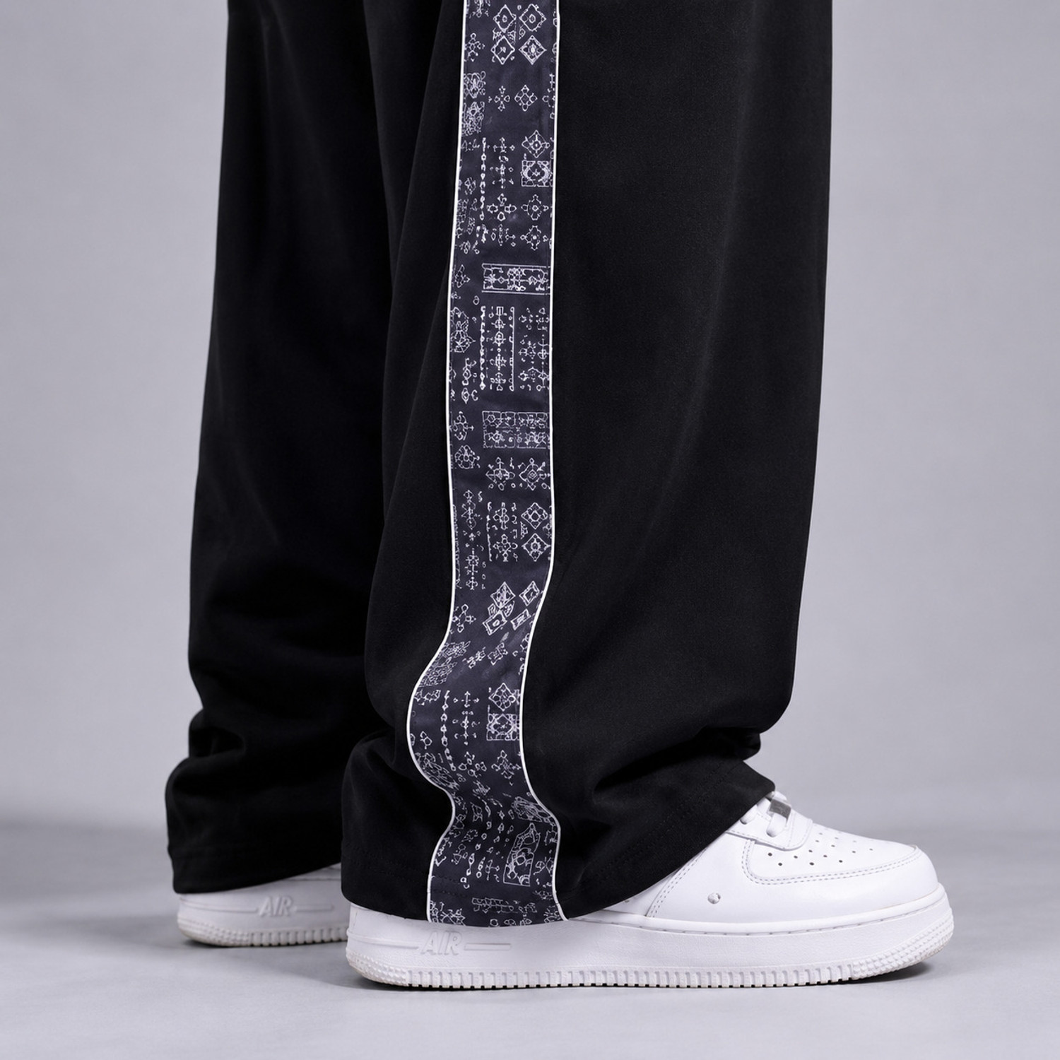 Image of MODESHIFT Printed Men Black Track Pants