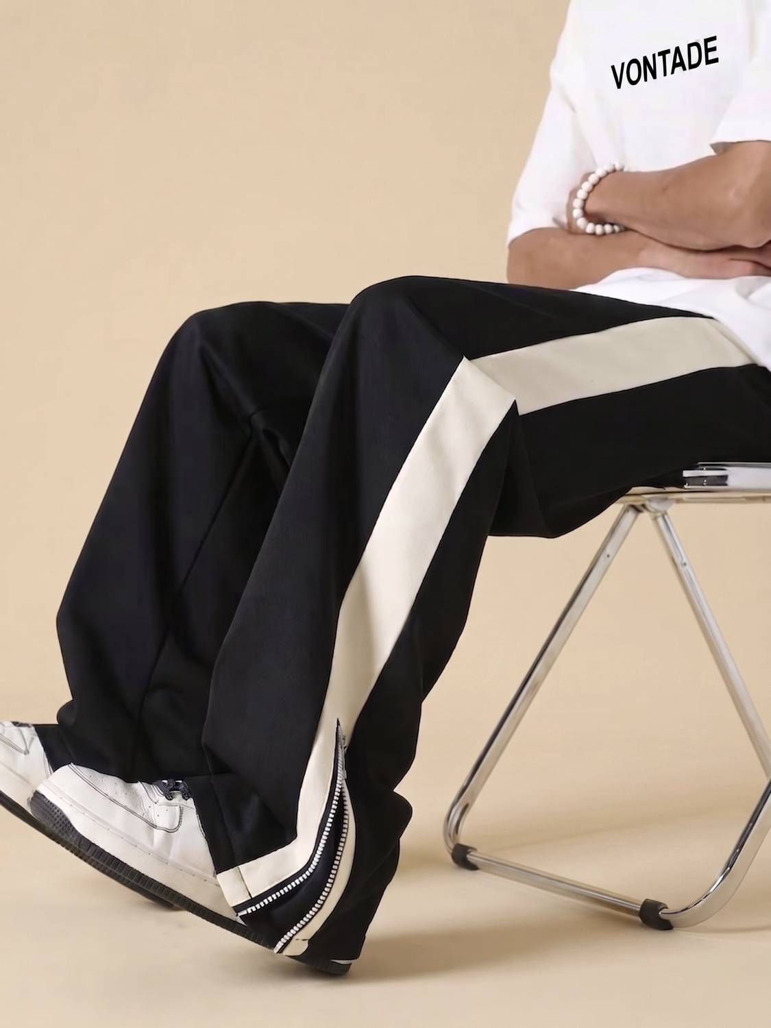 Vontade Colorblock Men Black Track Pants