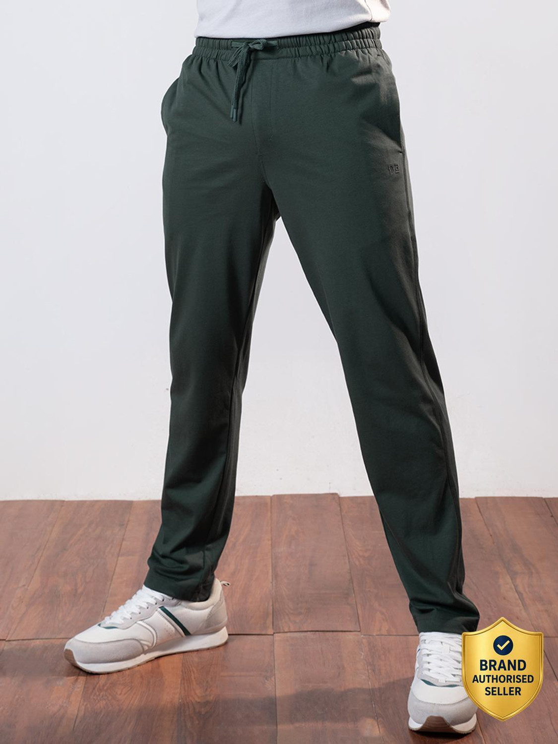Damensch Solid Men Green Track Pants