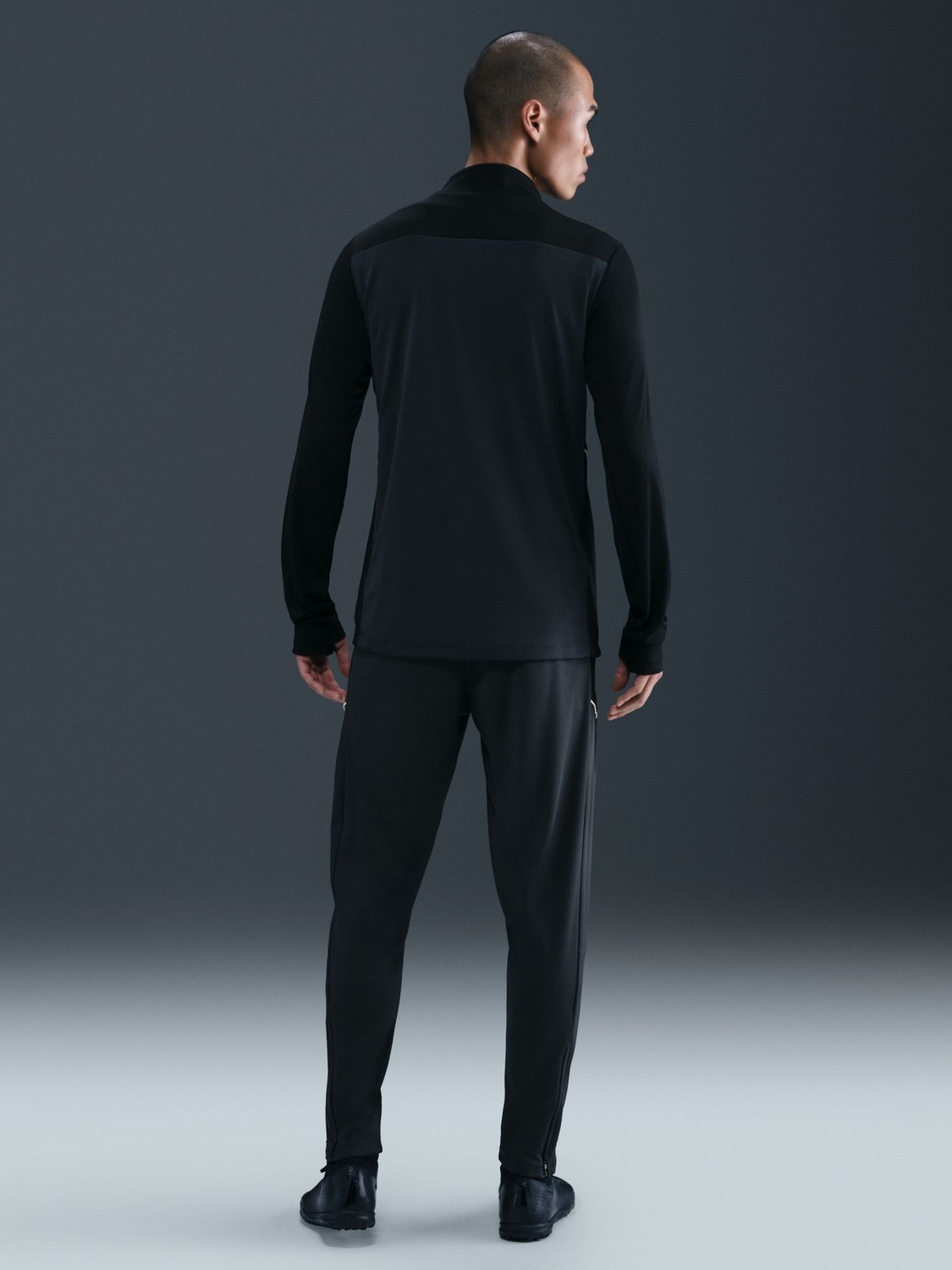 Image of NIKE Solid Men Green Track Pants
