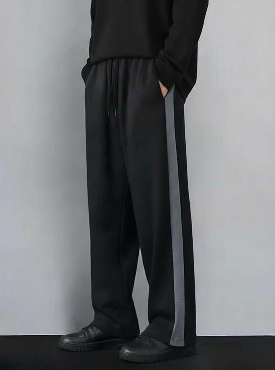 Image of Venner Solid Men Black Track Pants