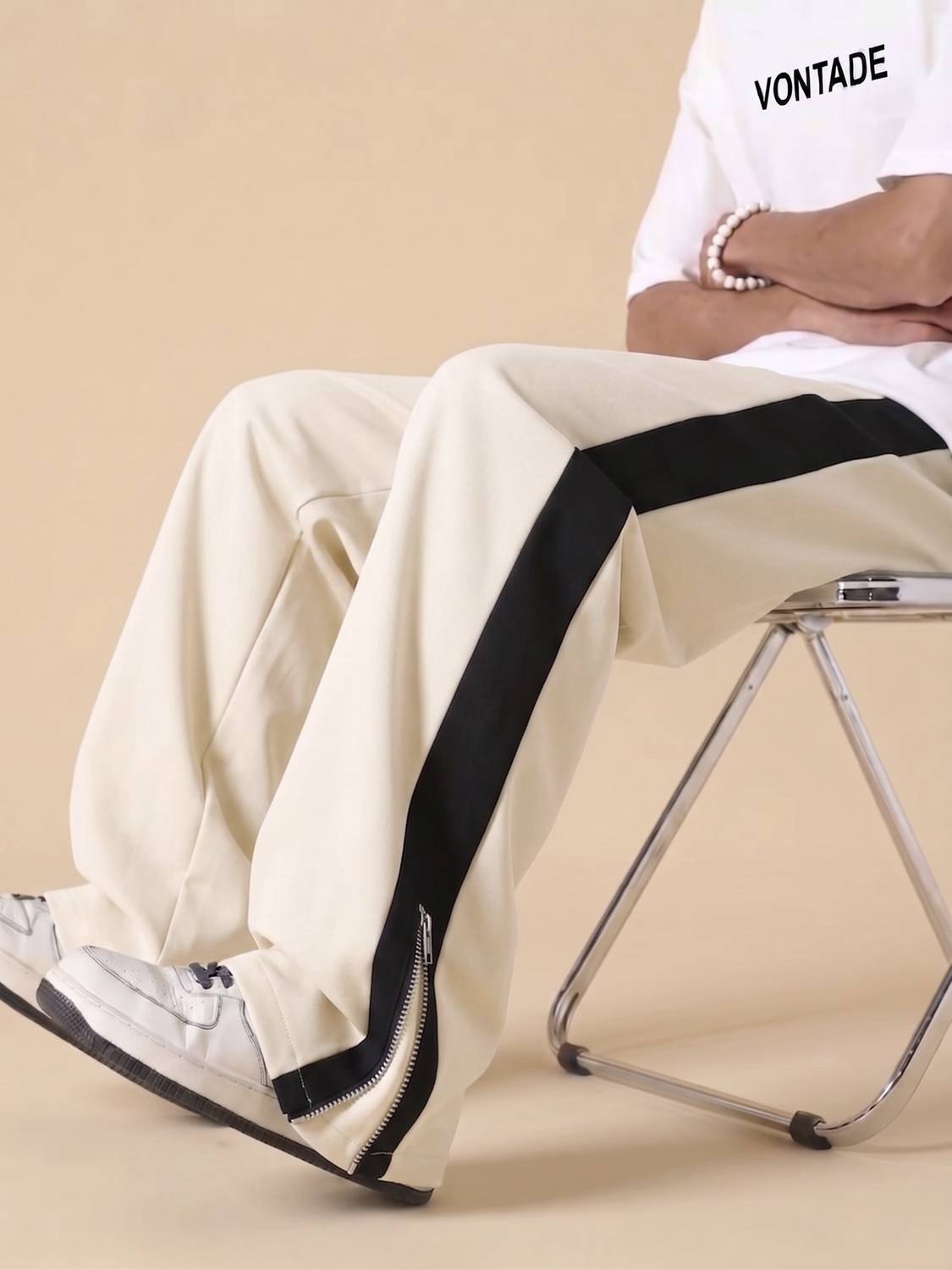 Vontade Colorblock Men Beige Track Pants