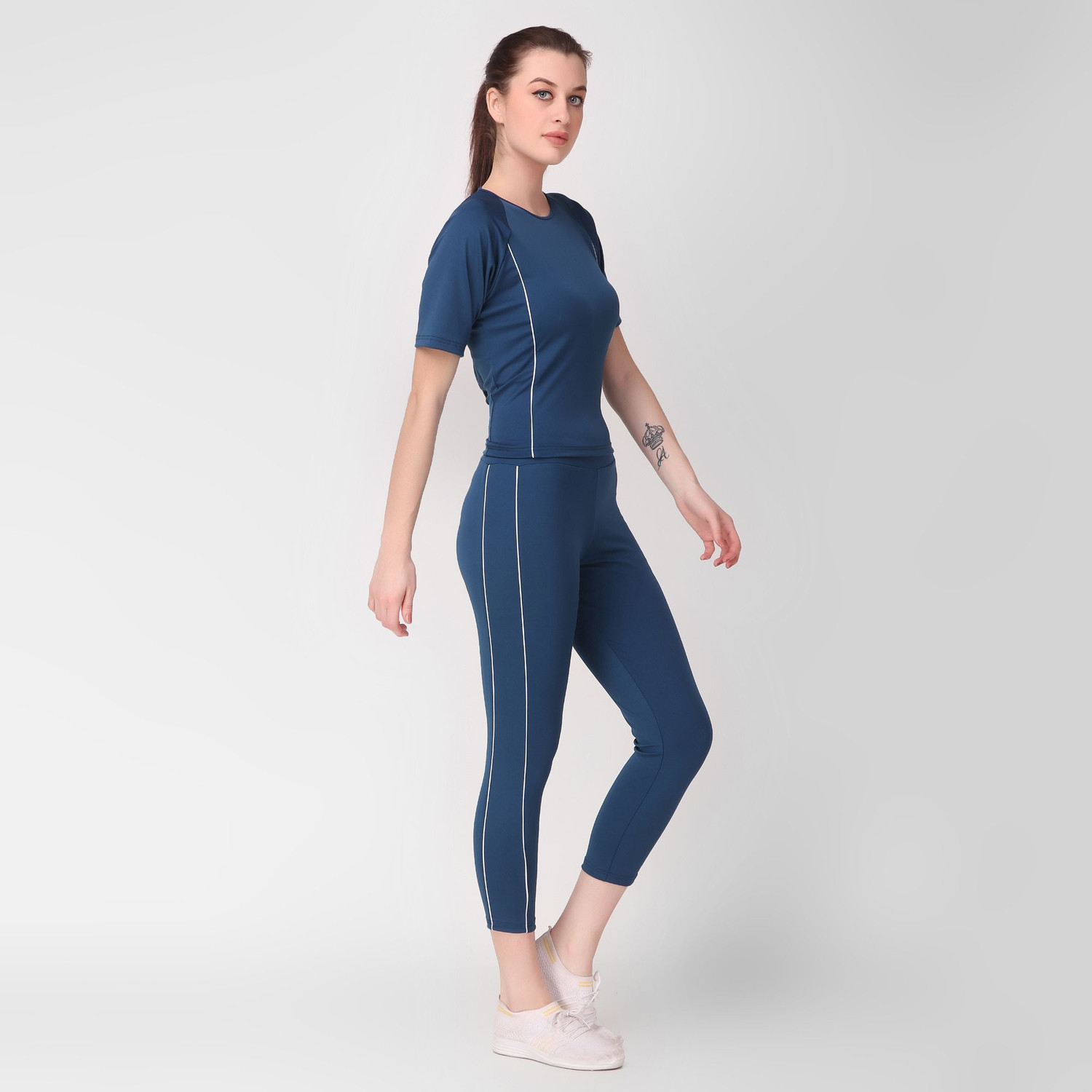 Image of benzos Solid Women Track Suit