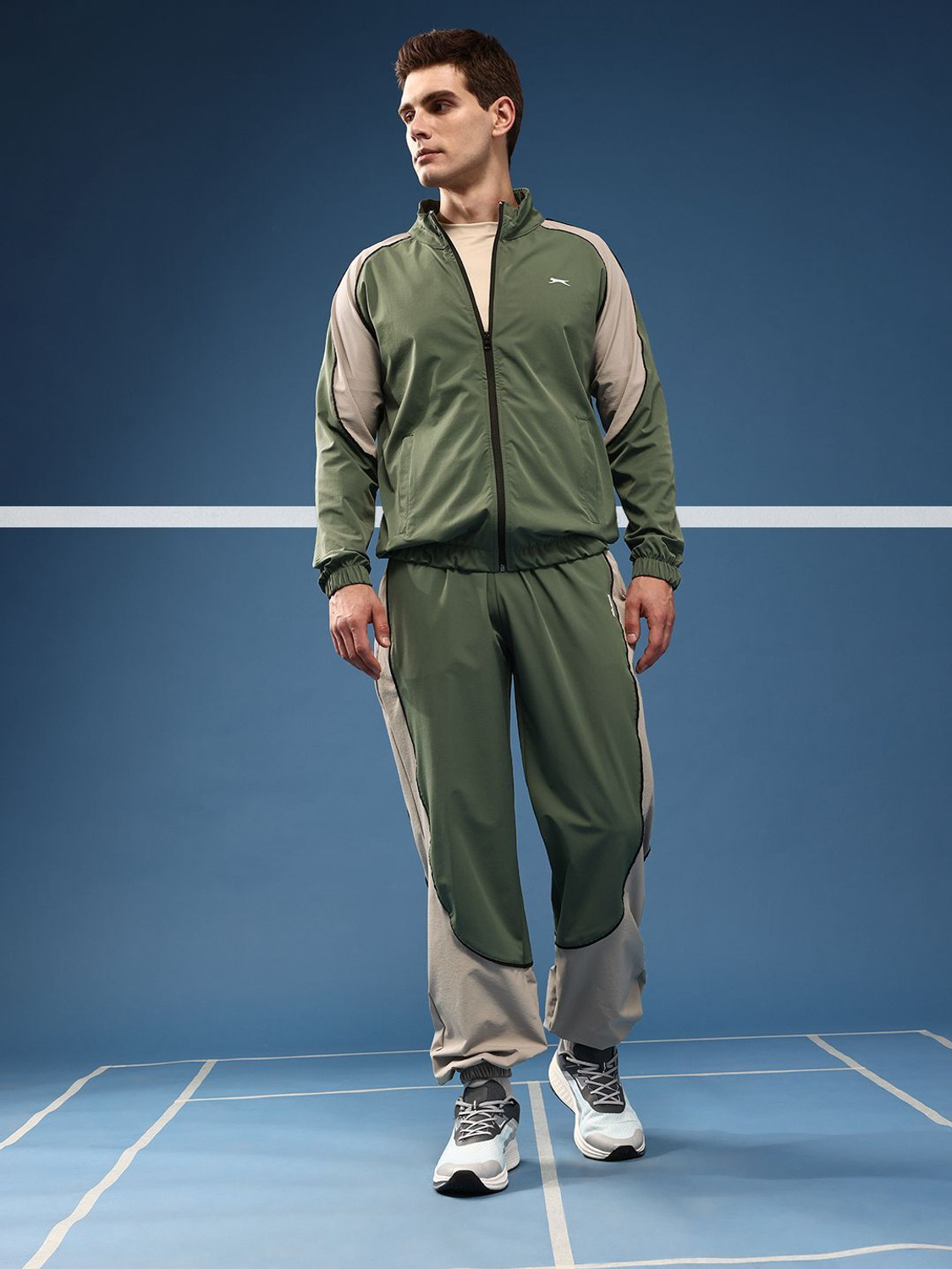 Image of SLAZENGER Colorblock Men Track Suit