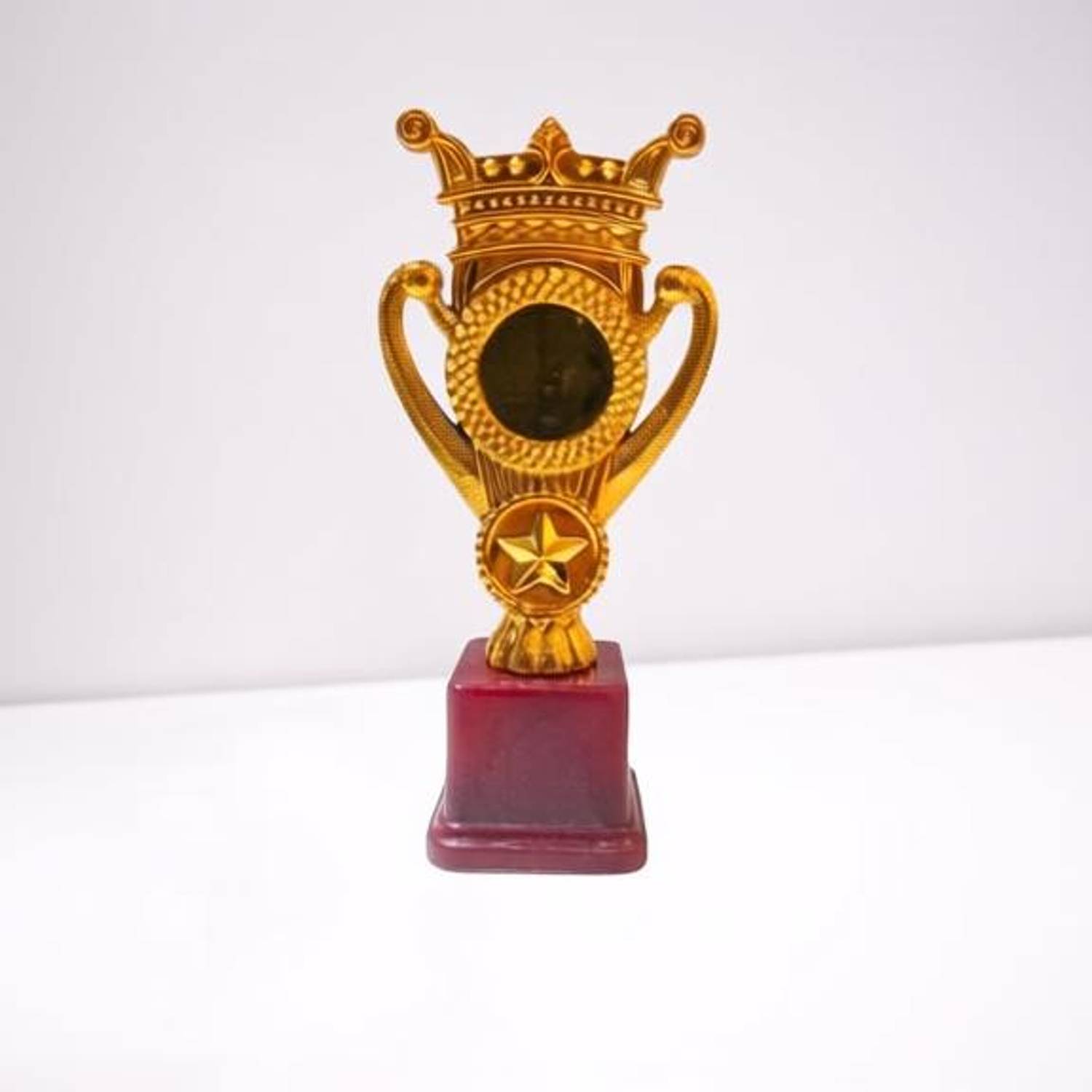 Afiya International Metallic Fibre Trophy King Crown 8 INCH Trophy