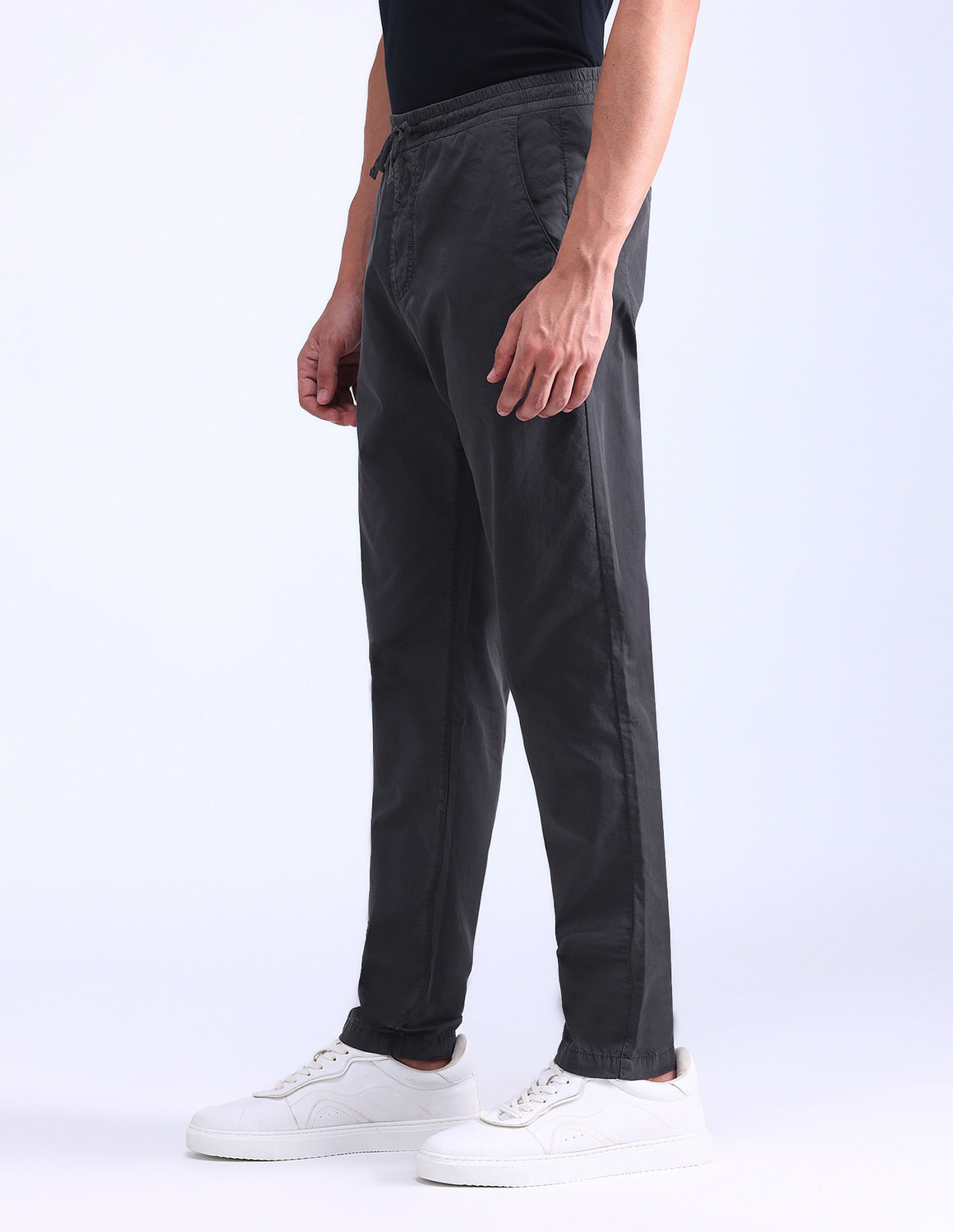 Image of FLYING MACHINE Men Loose Fit Grey Pure Cotton Trousers