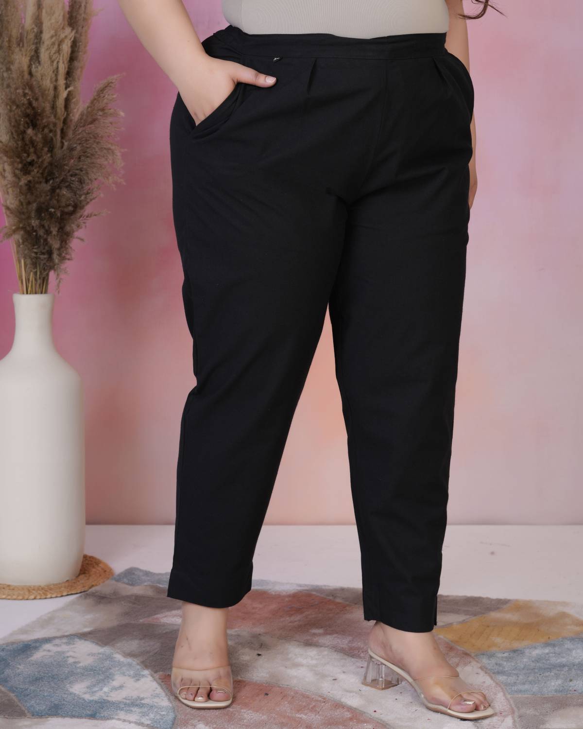 Anmi Regular Fit Women Pink Trousers