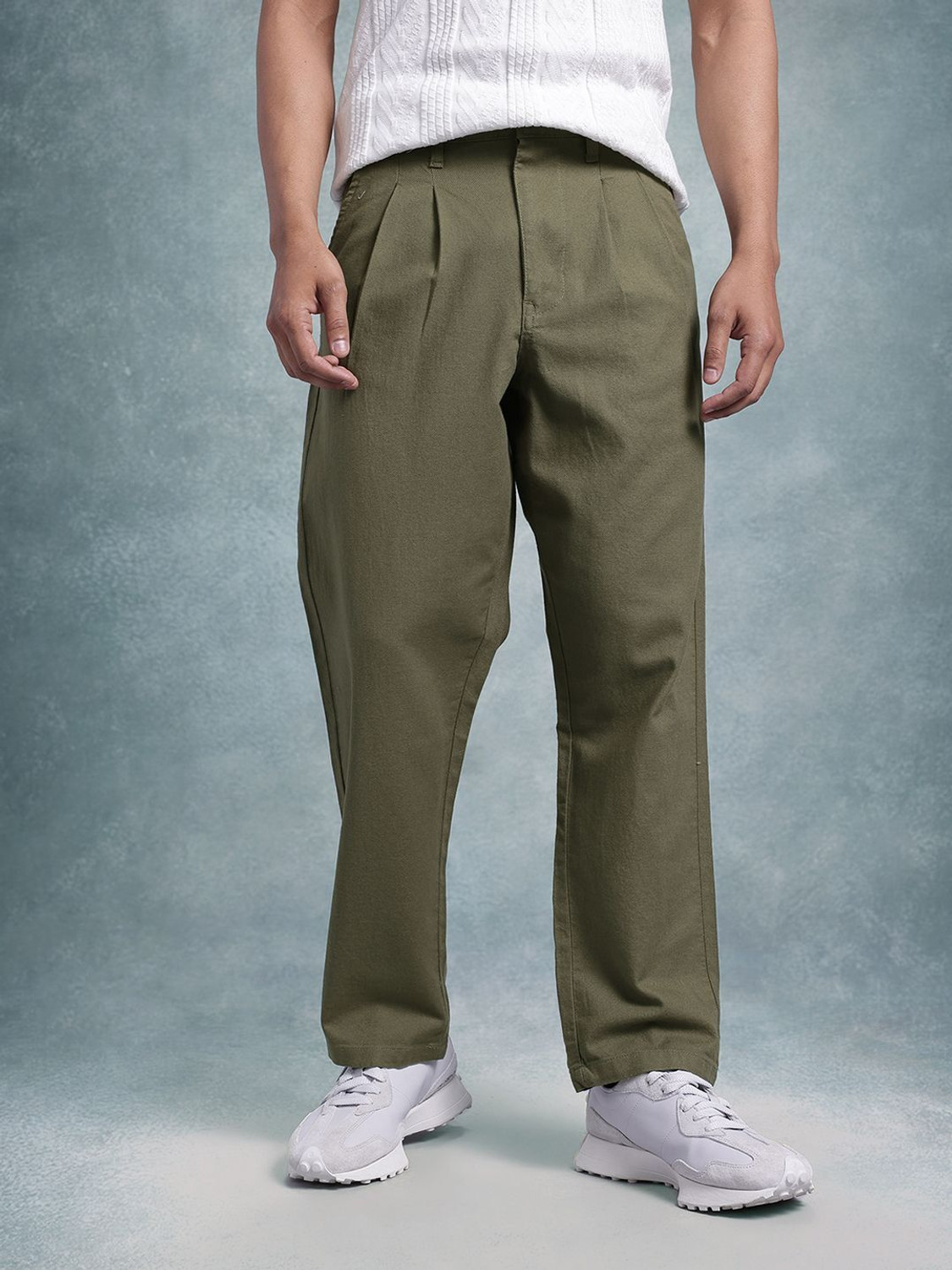 Image of Roadster Regular Fit Men Green Trousers