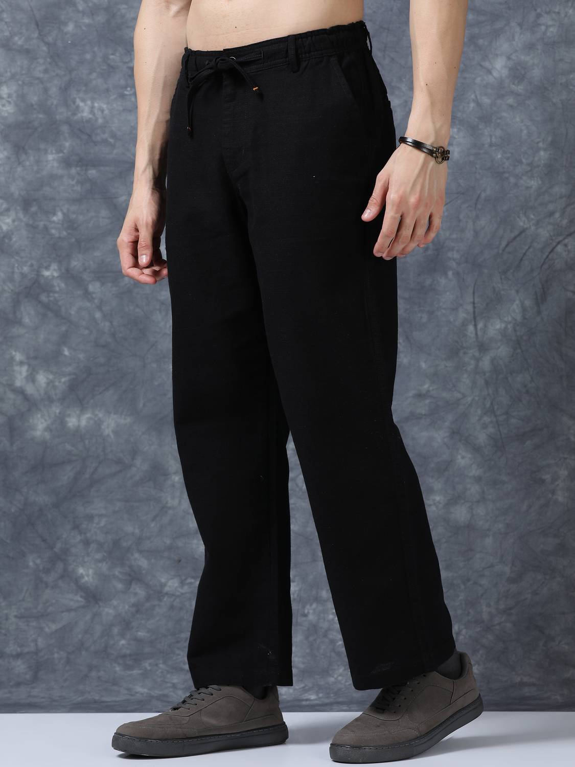 Roadster Relaxed Men Black Trousers - Image 4