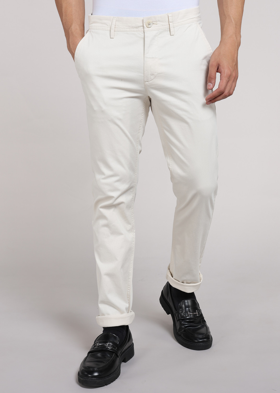 Image of PETER ENGLAND Men Slim Fit Beige Pure Cotton Trousers