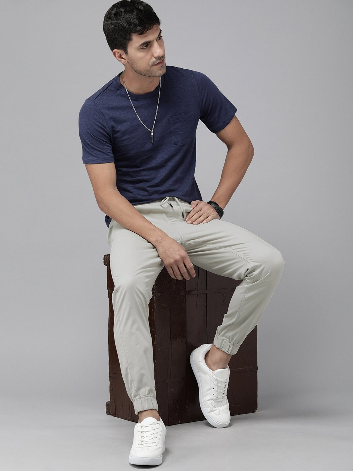Image of Roadster Regular Fit Men Grey Trousers