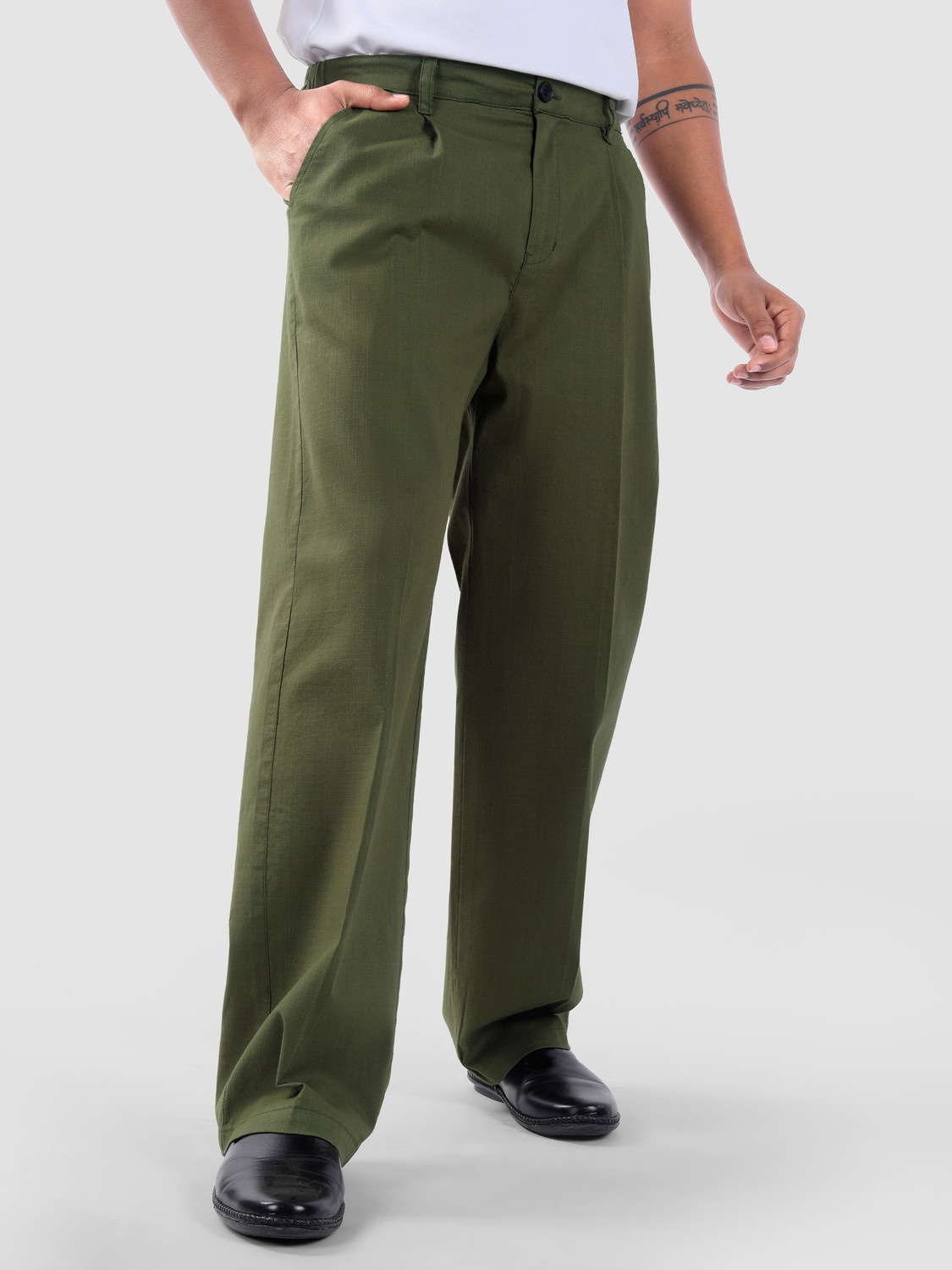 Image of BEYOUNG Straight Fit Men Green Trousers