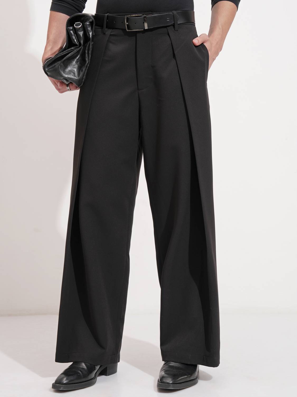 HIGHLANDER Loose Fit Black Trousers