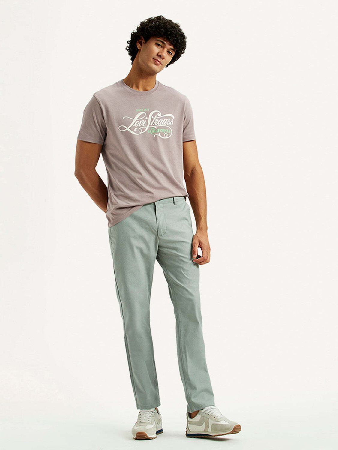 Image of LEVI'S Men Slim Fit Green Cotton Blend Trousers