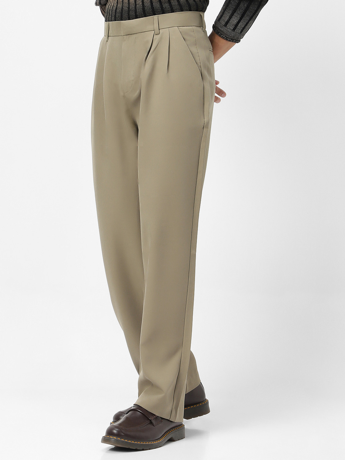 Image of Urbano Fashion Loose Fit Men Light Green Trousers