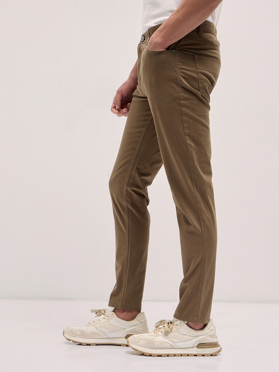 Image of THE BEAR HOUSE Slim Fit Men Brown Trousers