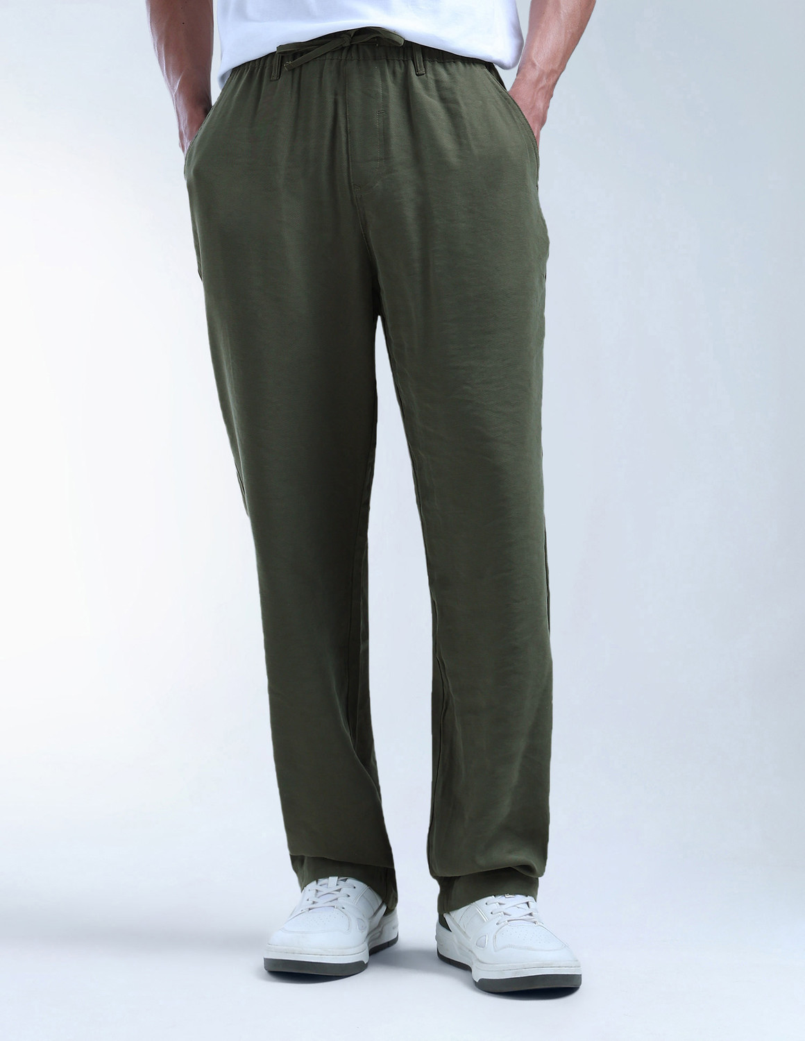 Image of FLYING MACHINE Loose Fit Men Green Trousers
