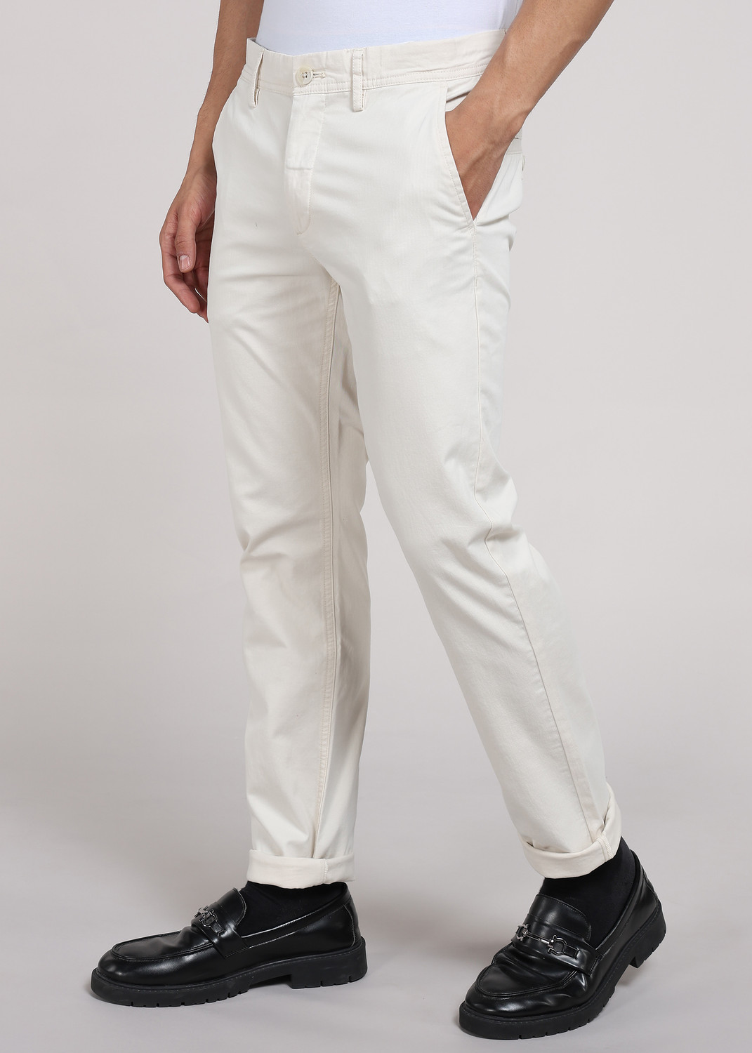 Image of PETER ENGLAND Men Slim Fit Beige Pure Cotton Trousers