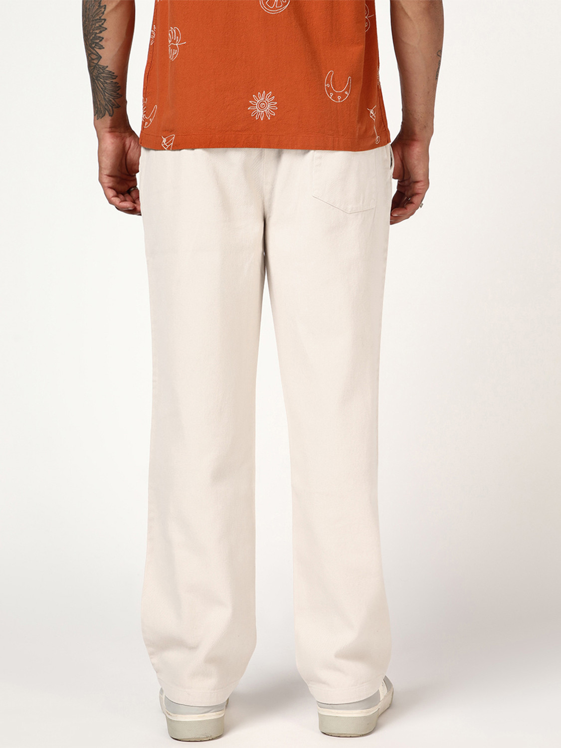 Image of BEWAKOOF Regular Fit Men Beige Trousers