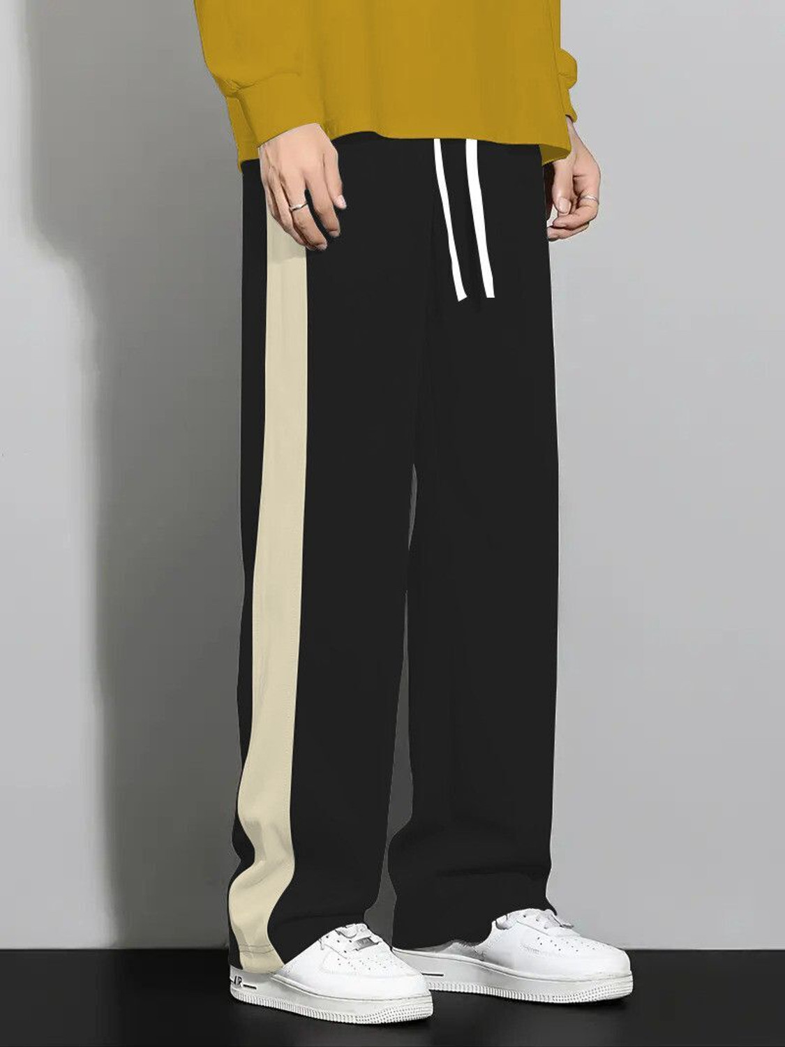 Image of KAJARU Loose Fit Men Black Trousers