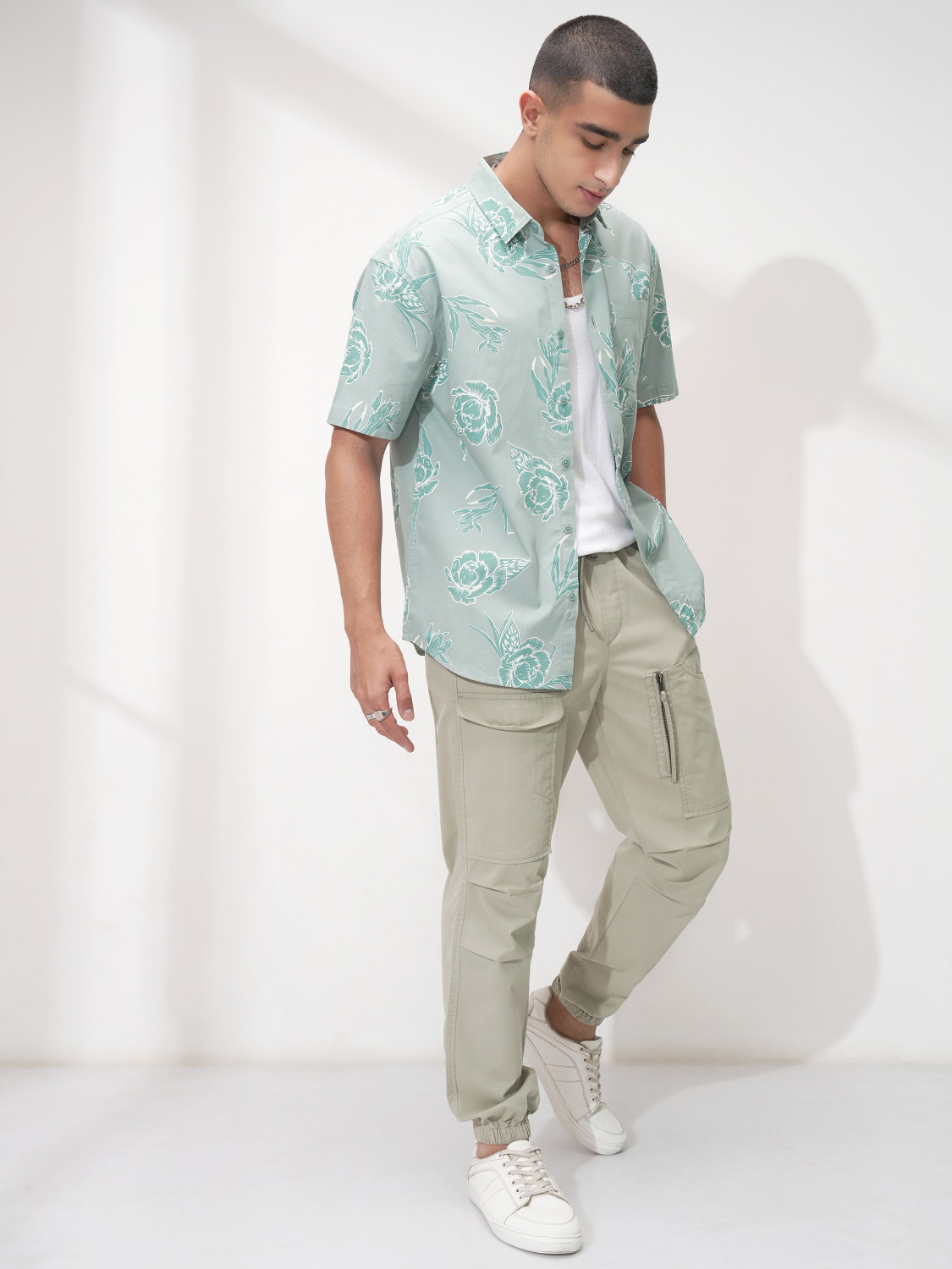 Image of HIGHLANDER Straight Fit Men Grey Trousers